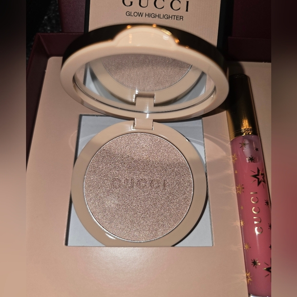 Gucci Beauty Glow Highlighter & Lip Gloss Gift Set - Opal Pink NIB $110 - Picture 9 of 9